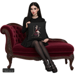 Dark Darlings · Katha · Kissen, Katha auf der Chaiselongue