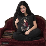 Dark Darlings · Luna · Kissen, Luna auf dem Samtsofa